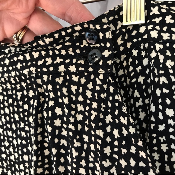 LIZ CLAIBORNE | Vintage 80’s Black MIDI Skirt w/ Cream Floral Spots - Picture 9 of 14